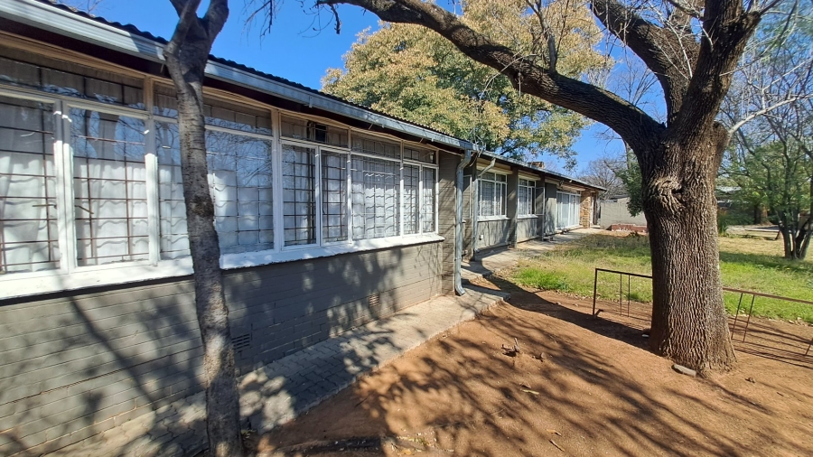16 Bedroom Property for Sale in Universitas Free State